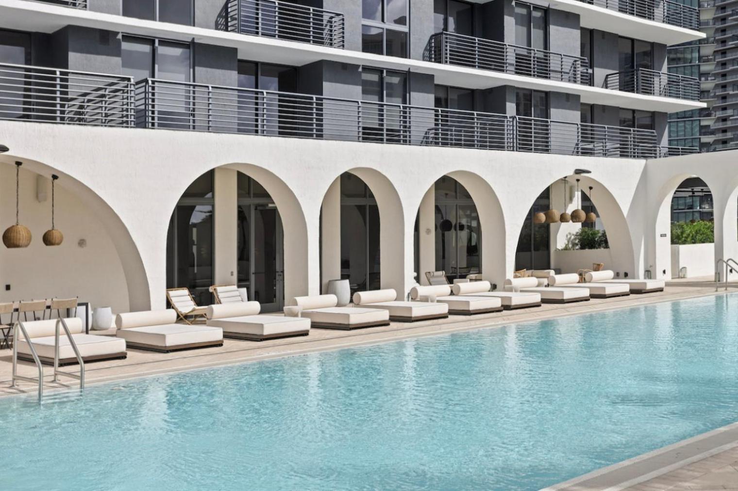 Blueground Edgewater Pool Ac Balcony Gym Mia-111 Apartment